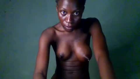 Snapshot of erica843871 chatting on October 10, 12:09 am Erica online show from October 10, 12:09 am