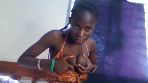 Snapshot of erica843871 chatting on October 23, 1:21 pm Erica online show from October 23, 1:21 pm