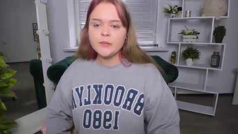 erica_love_ online show from October 12, 5:28 am