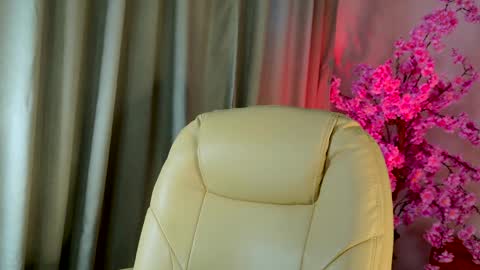 Erica online show from April 5, 8:00 am