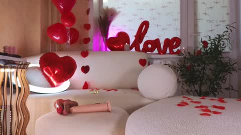 Snapshot of ericamiracle15 chatting on February 14, 4:58 am Call me Erica online show from February 14, 4:58 am