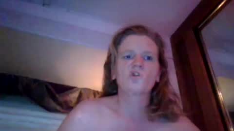 Snapshot of ericas080625 chatting on October 13, 11:05 pm EazyE MattyDaddy online show from October 13, 11:05 pm