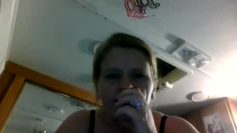 Snapshot of ericas080625 chatting on October 21, 4:46 am EazyE MattyDaddy online show from October 21, 4:46 am