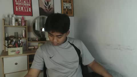 erick_cummer30 online show from May 2, 12:15 am