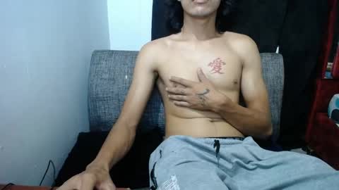 Snapshot of erickmaster07 chatting on June 8, 1:28 am erickmaster07 online show from June 8, 1:28 am