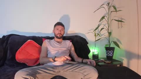 erickpritz_xh online show from May 12, 2:41 am