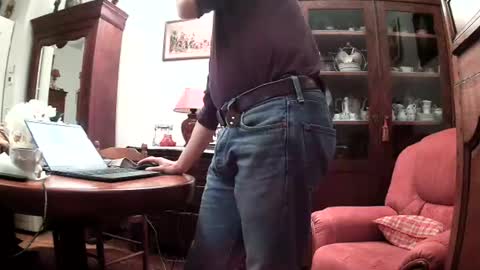 Snapshot of ericstephcam31 chatting on December 4, 11:19 am Steph et Eric online show from December 4, 11:19 am