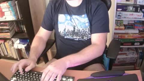 Snapshot of erik_dapper chatting on March 13, 5:19 pm Erik Dapper online show from March 13, 5:19 pm