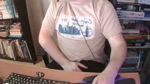 Snapshot of erik_dapper chatting on April 1, 4:48 pm Erik Dapper online show from April 1, 4:48 pm