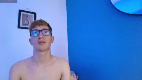 Snapshot of erik_golden_ chatting on June 12, 9:14 pm I am Erik online show from June 12, 9:14 pm