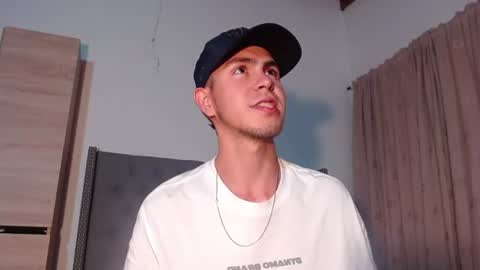 Erik rodriguez online show from June 17, 3:42 am