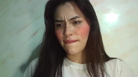 Snapshot of erika_depp chatting on June 14, 2:24 am Erika online show from June 14, 2:24 am