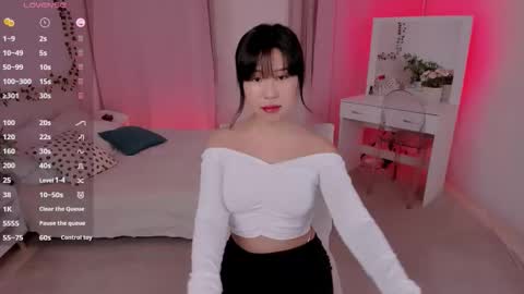 erika_kim online show from October 16, 6:47 am