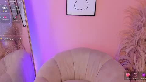 Snapshot of erika_mendez1 chatting on May 19, 8:04 pm Erika Mendez online show from May 19, 8:04 pm