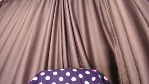 Snapshot of erikagold chatting on February 5, 6:18 am ErikaGold online show from February 5, 6:18 am