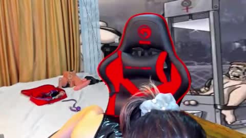 erikalorren online show from December 12, 9:48 pm