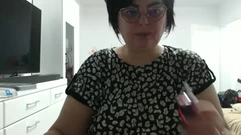 Snapshot of erikawhite54 chatting on February 3, 3:59 am Erika online show from February 3, 3:59 am