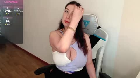 erin and johnny online show from June 8, 1:11 pm
