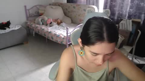 Snapshot of erina_1 chatting on May 11, 6:27 pm erina_1 online show from May 11, 6:27 pm