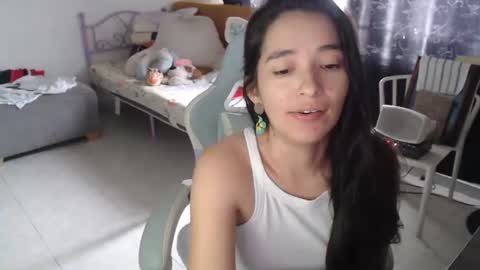 Snapshot of erina_1 chatting on June 16, 6:10 pm erina_1 online show from June 16, 6:10 pm