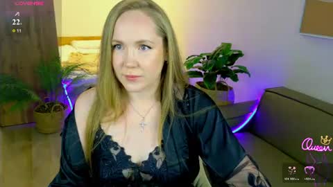 Erin online show from June 18, 7:51 pm