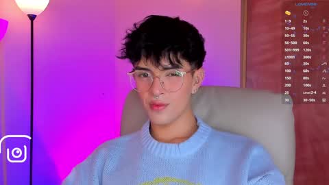 Snapshot of erisleon chatting on February 7, 9:15 pm online show from February 7, 9:15 pm