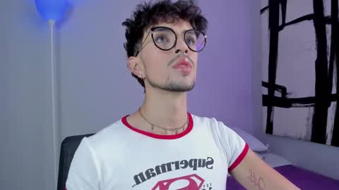 Snapshot of erisleon chatting on October 30, 1:34 pm online show from October 30, 1:34 pm