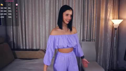 Snapshot of erlinefairall chatting on October 17, 7:27 pm Erline and Monica online show from October 17, 7:27 pm