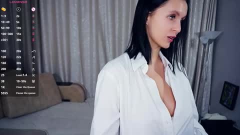 Snapshot of erlinefairall chatting on November 16, 7:19 pm Erline and Monica online show from November 16, 7:19 pm