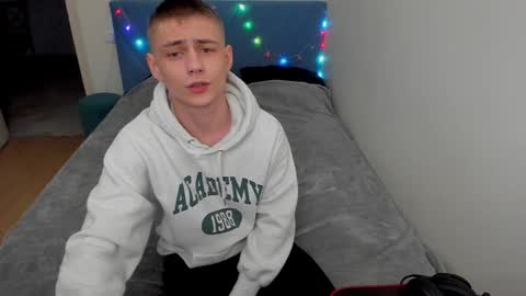 Snapshot of ermak_reborn chatting on December 15, 11:20 pm Max online show from December 15, 11:20 pm