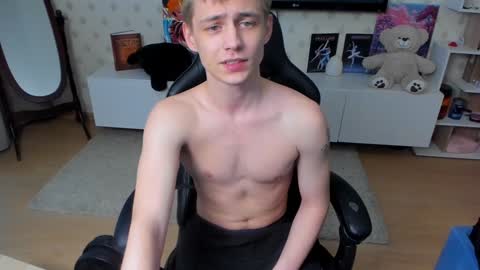 Snapshot of ermak_reborn chatting on January 28, 10:02 am Max online show from January 28, 10:02 am