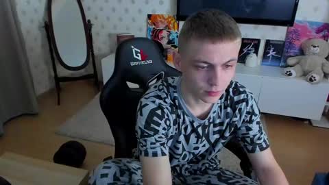 Snapshot of ermak_reborn chatting on February 9, 7:52 pm Max online show from February 9, 7:52 pm