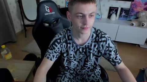 Snapshot of ermak_reborn chatting on February 18, 8:03 pm Max online show from February 18, 8:03 pm