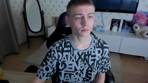 Snapshot of ermak_reborn chatting on February 19, 6:43 pm Max online show from February 19, 6:43 pm