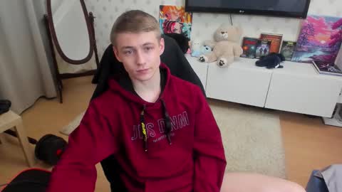 Snapshot of ermak_reborn chatting on November 22, 12:20 am Max online show from November 22, 12:20 am