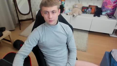 Snapshot of ermak_reborn chatting on November 23, 11:04 pm Max online show from November 23, 11:04 pm