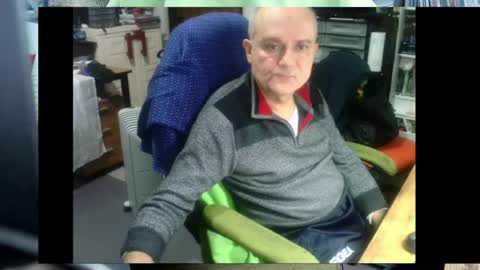 Snapshot of ernello chatting on June 11, 7:23 pm ernello online show from June 11, 7:23 pm