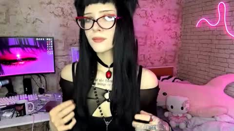 Snapshot of ernestinezalesky chatting on February 13, 7:04 am Nina online show from February 13, 7:04 am