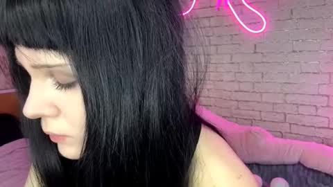 Snapshot of ernestinezalesky chatting on February 23, 11:07 am Nina online show from February 23, 11:07 am