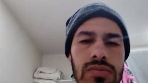 Snapshot of erny707 chatting on December 17, 6:19 am erny707 online show from December 17, 6:19 am