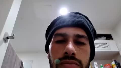 Snapshot of erny707 chatting on December 18, 5:35 am erny707 online show from December 18, 5:35 am