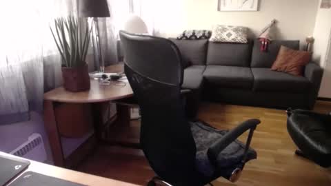 eroen online show from October 26, 2:01 pm