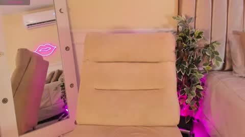 eros_becker_ online show from March 7, 6:43 am