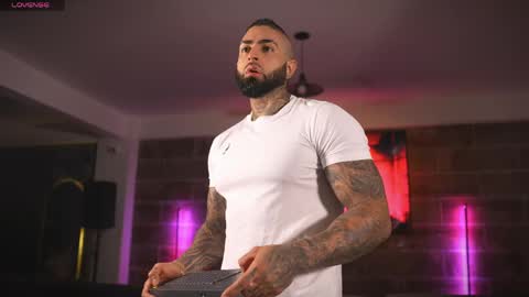 Snapshot of eros_dark_ chatting on April 5, 9:56 pm EROS DARK online show from April 5, 9:56 pm