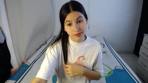 erosgirls_ online show from November 10, 2:21 am