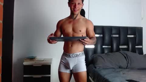 Snapshot of erosscott chatting on October 14, 3:46 pm Eros online show from October 14, 3:46 pm