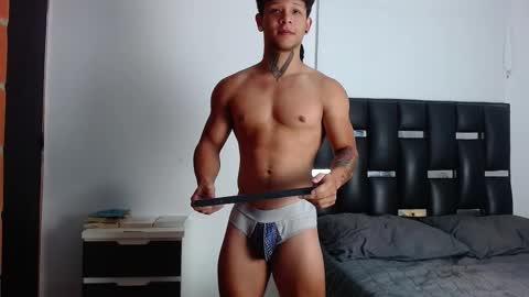 Snapshot of erosscott chatting on October 16, 3:35 pm Eros online show from October 16, 3:35 pm