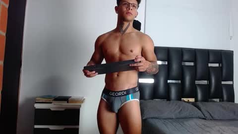 Snapshot of erosscott chatting on November 4, 5:12 pm Eros online show from November 4, 5:12 pm