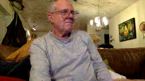 Snapshot of erostalk chatting on December 15, 1:46 am eros online show from December 15, 1:46 am
