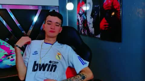 eroswildboy online show from December 4, 9:12 pm